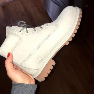 Light Gray Timberlands